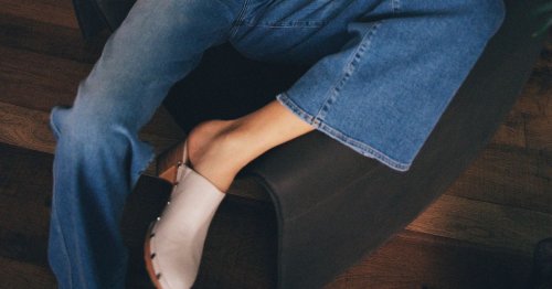 Modetrend: Statt Sneaker trägt man 2022 Clogs zur Jeans. Wie gut das aussieht? So!