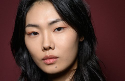 Un maquilleur dévoile 3 alternatives au fond de teint pour une peau fraîche et naturelle