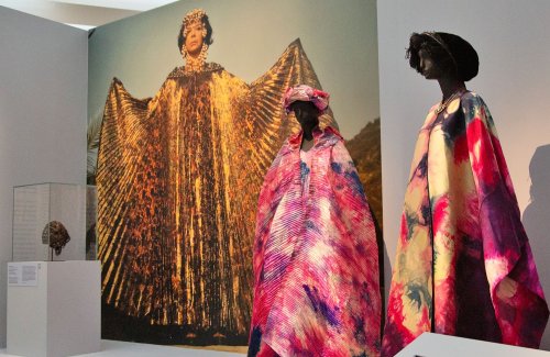 « S’habiller en artiste » au Louvre-Lens : une exposition entre art et mode