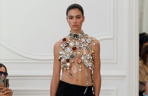 Qui est Loli Bahia, la mannequin française la plus demandée du moment ?