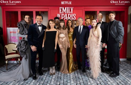 Emily in Paris, saison 3 : le casting réuni pour l’avant-première parisienne