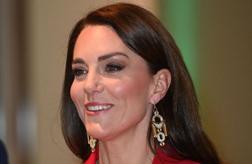 Kate Middleton : en rouge de la tête aux pieds, elle s’empare de la tendance mode du moment
