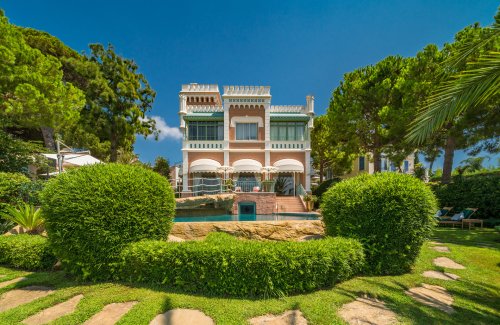 Cette mythique villa d’Antibes, refuge d’artistes, est à vendre