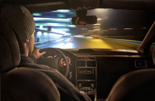 Elle saute d’un VTC à 70 km/h pour fuir son chauffeur : un procès à venir