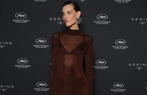 Robe transparente marron chocolat : le parti pris chic et sexy de Charlotte Cardin à Cannes
