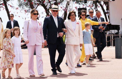 Stéphanie de Monaco réunie avec ses trois enfants pour honorer le prince Rainier III