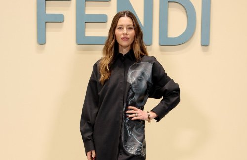 Loin des rumeurs, Jessica Biel fait une apparition en solo à la Fashion Week de Milan