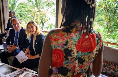 Julie Gayet et François Hollande en République démocratique du Congo pour la cause des femmes