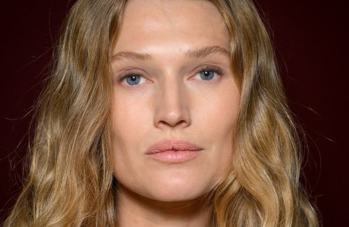 Comment ralentir le vieillissement des cheveux selon un médecin esthétique