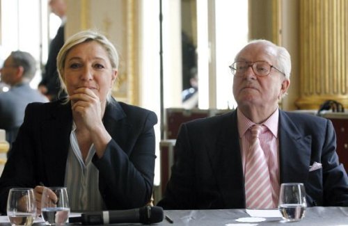 « Marine Le Pen sur le divan » : comment son père a pesé sur le parcours de la patronne du RN