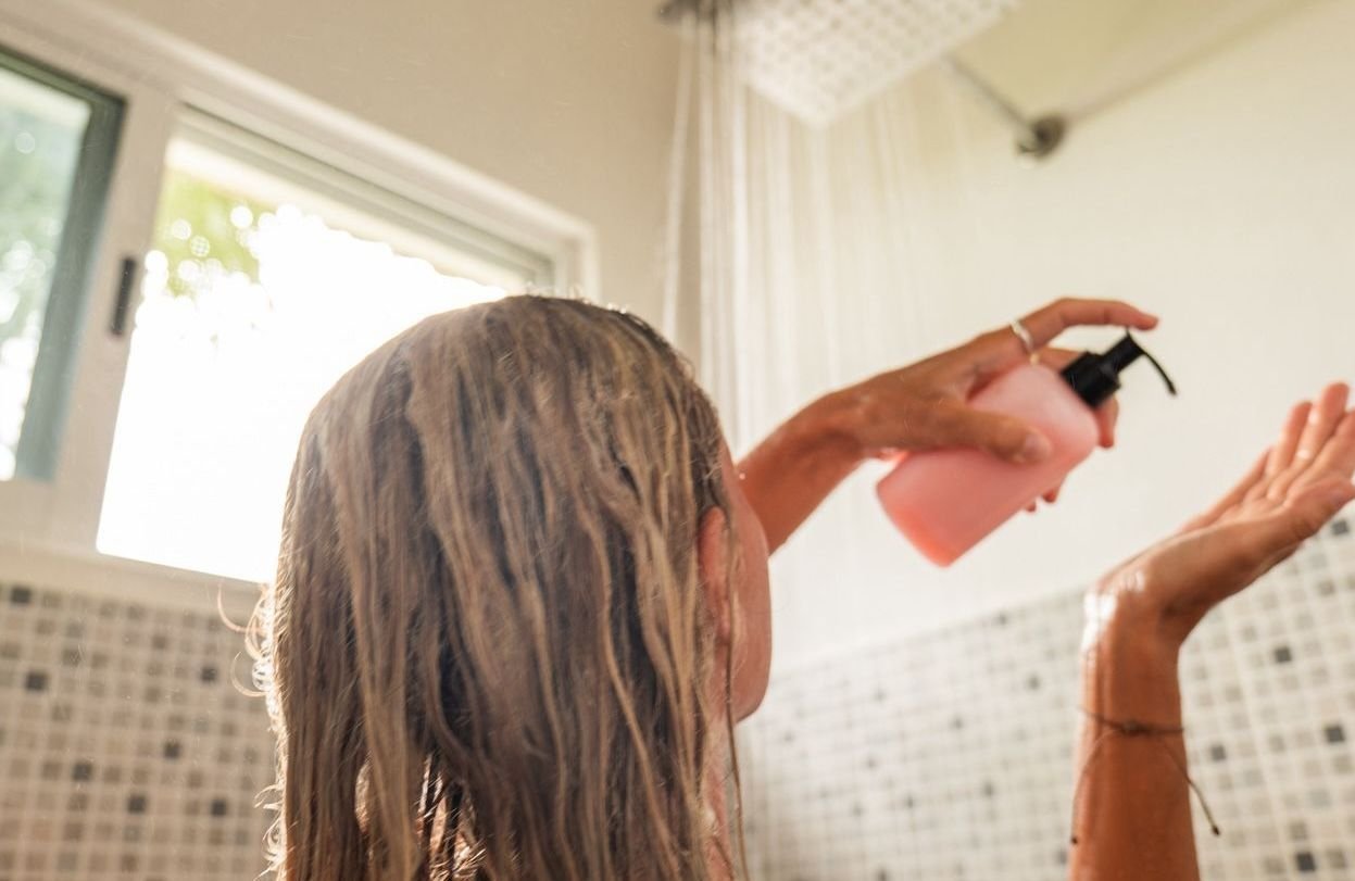 Cette zone du corps qu'on oublie trop souvent de laver selon les dermatos