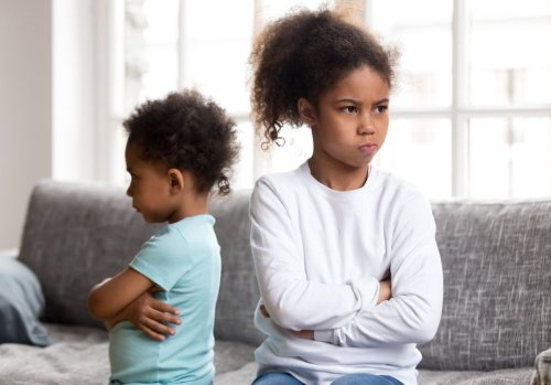 Rivalité entre frère et sœur : comment apaiser les tensions ?