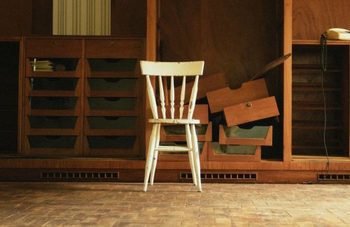 Brocante et vide-greniers : si vous tombez sur ces chaises, achetez-les sans hésiter !