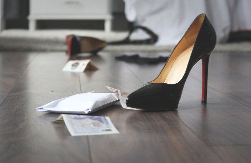 « Actes sexuels contre essence » : à quoi ressemble la prostitution en milieu rural ?