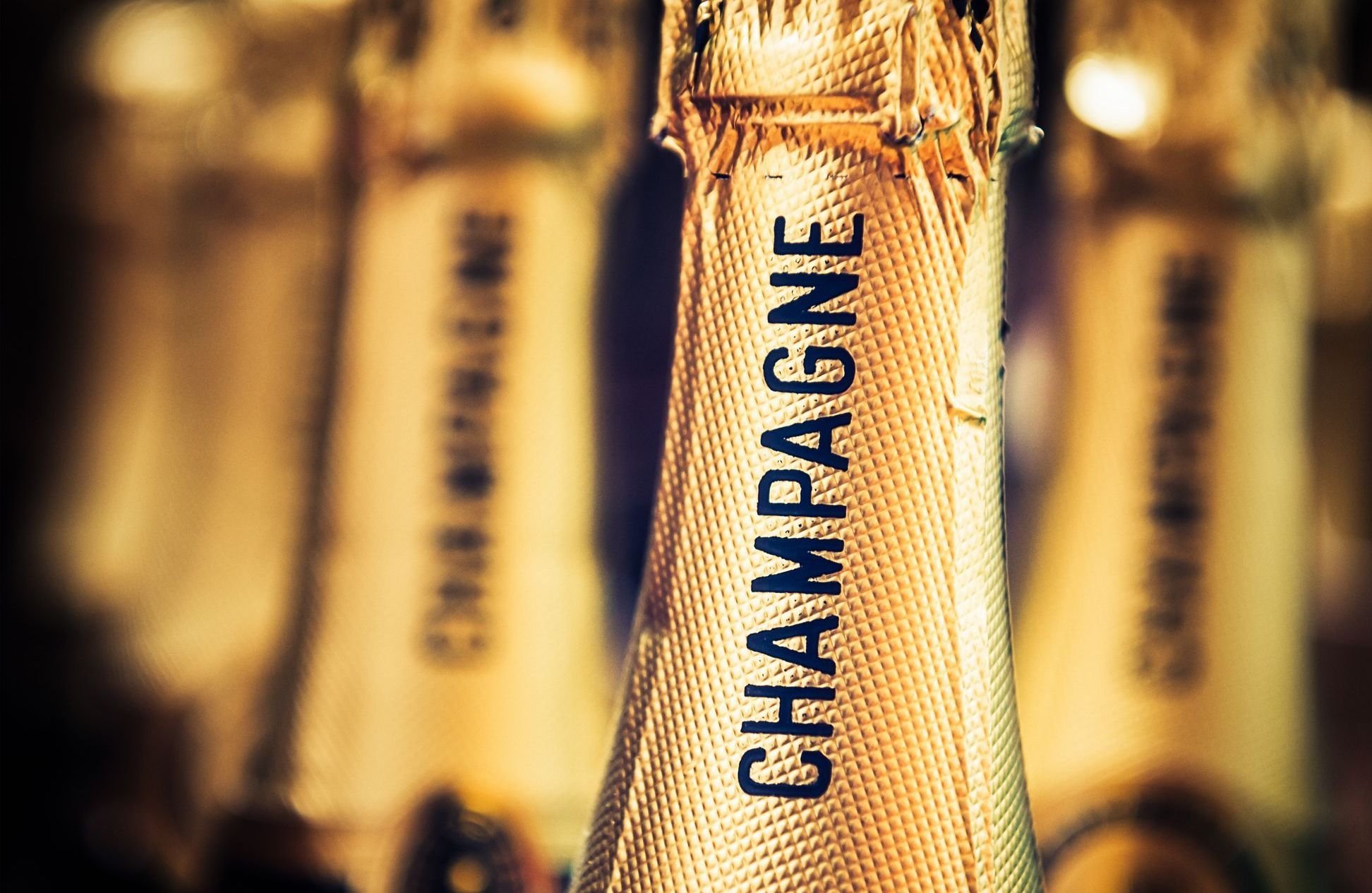 Ces 6 maisons de champagne reçoivent un titre royal !