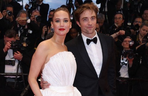 Cannes 2025 : Jennifer Lawrence somptueuse aux côtés de Robert Pattinson pour « Die, My Love »
