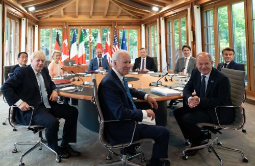 Guerre en Ukraine : les dirigeants du G7 tournent Vladimir Poutine en dérision