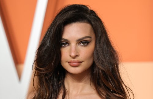 Emily Ratajkowski dévoile la « pire coupe de cheveux » de sa vie