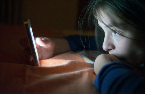 Une mère brûle sa fille victime de revenge porn au fer à repasser