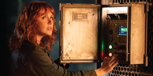 Bryce Dallas Howard on Her Empowering <i>Jurassic World Dominion</i> Role, Her Love of Stunts and Dinosaurs | Elle Canada