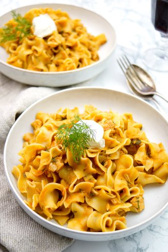 Thunfisch Nudeln mit Balsamico-Tomaten-Sauce | Elle Republic