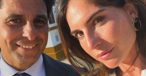 Así es el sencillo dormitorio de Lourdes Montes y Fran Rivera: con cabecero de madera, toques tradicionales y mucho blanco