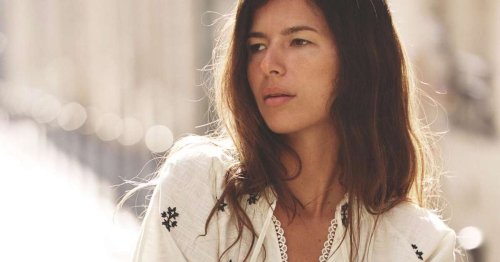 Si tuviera 60 años no llevaría tirantes: 5 blusas holgaditas con manga de Zara ideales para llevar con vaqueros