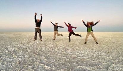 Suricatas y noches estrelladas en el salar de Makgadikgadi