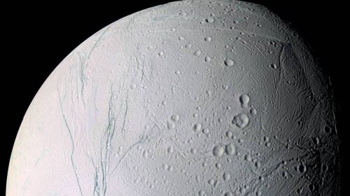 Una sonda de la NASA confirma que puede haber vida en Encélado