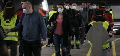 La gran empresa diseña la desescalada con control de temperatura, puestos limitados y ascensores acotados