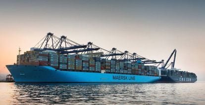 El exceso de capacidad y la debilidad de la demanda hunden los ingresos de las navieras
