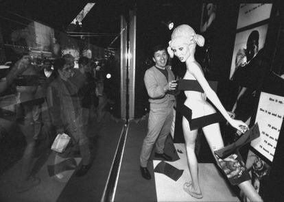 Los últimos días de Barneys, y el fin de los extraños y fascinantes escaparates que comenzaron con Warhol