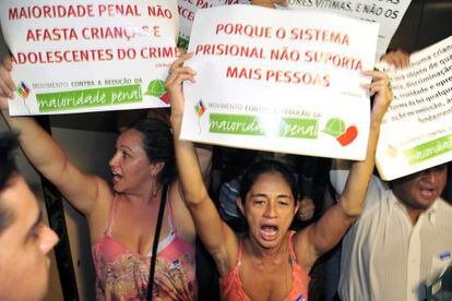 Crise política favorece avanço de projeto que reduz maioridade penal
