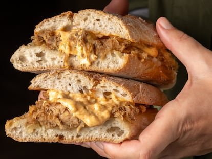 ¿‘Platodillos’ o ‘bocaplatos’? Nueve bocadillos de restaurantes que meten guisos entre pan y pan