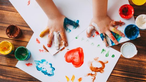 Möchtest du die Kreativität deines Kindes fördern? Diese Fingerfarben sind die besten im Test