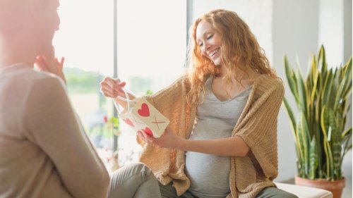 Geschenke für werdende Mütter: 10 liebevolle Ideen, die Schwangere zum Strahlen bringen