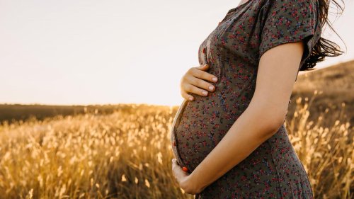 Hebammen klären Schwangerschaftsmythen auf: Wächst die Nase wirklich, wenn man schwanger ist?