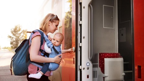 Reisen mit Baby: Mit dieser Checkliste für Zug, Auto- und Flugreisen hast du an alles gedacht