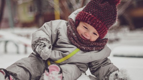 Overalls für Babys: Diese 5 Anzüge halten dein Kind im Winter warm