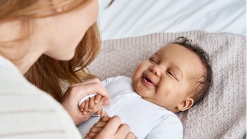 Das erste Lächeln: Wie lernt ein Baby das Lachen – und was, wenn es das nicht tut?
