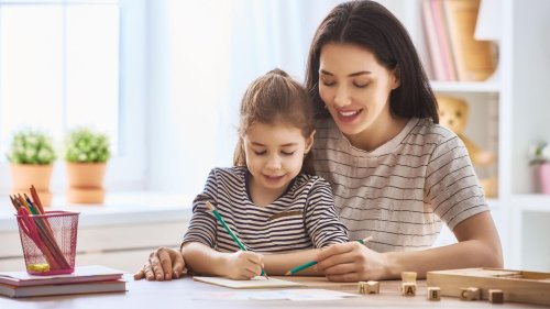 Dein Kind möchte schreiben lernen? Mit diesen Tipps kannst du es unterstützen