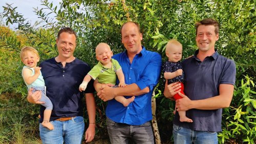 Dreifaches Familienglück: Die Babys dieser drei Brüder sind fast gleich alt