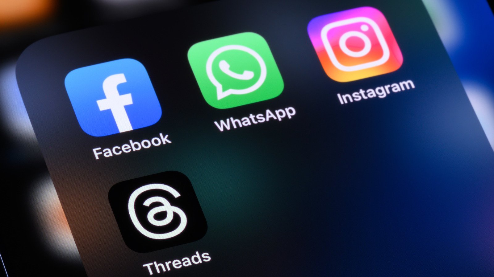 Facebook & Instagram Illegal In The EU - cover