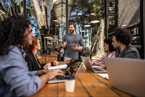 Don't Be a Boring Brand – How to Create Brand Distinction That Has Everyone Turning Their Heads