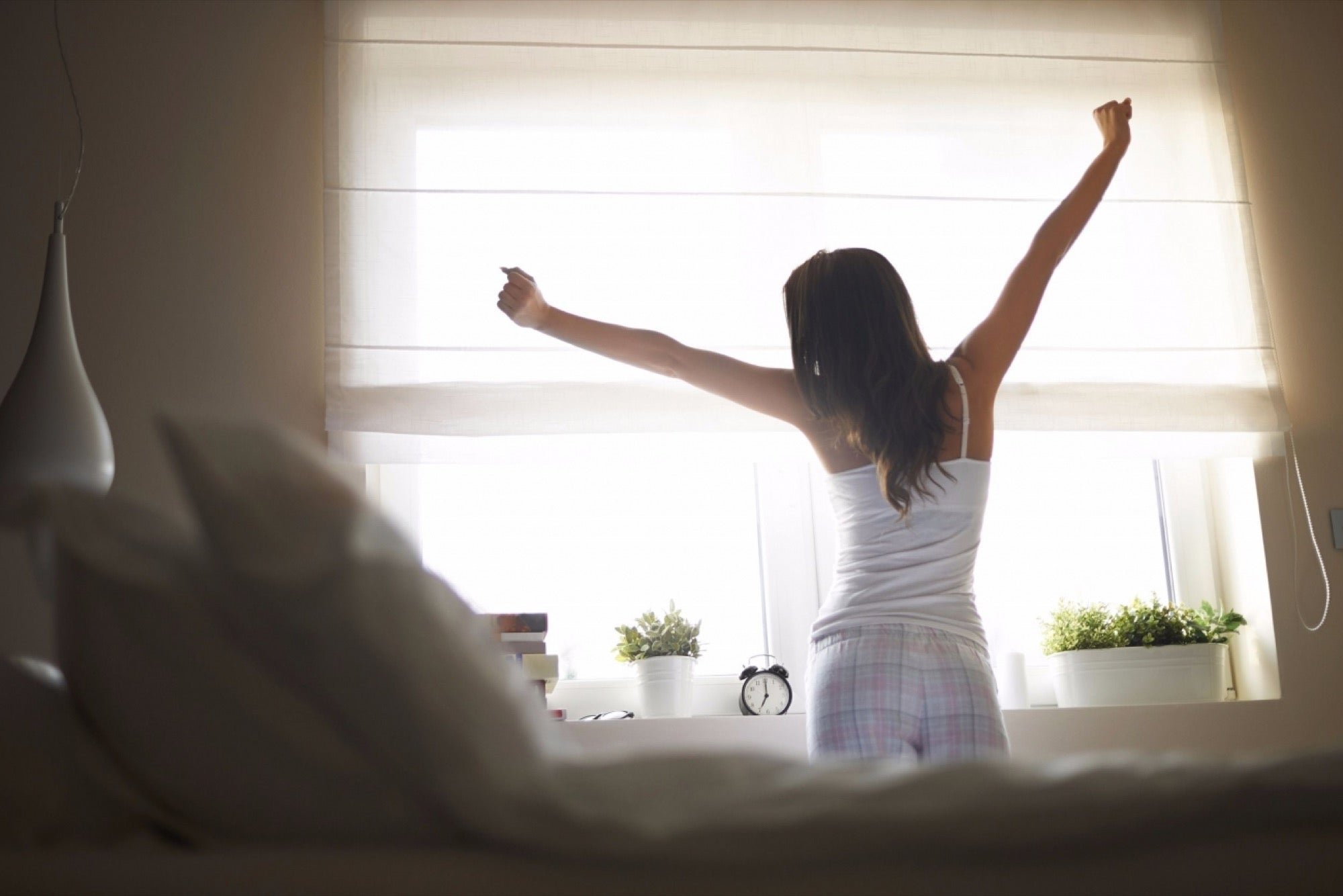 People Who Wake Up Early Make More Money and Have Higher Job Satisfaction, Survey Says
