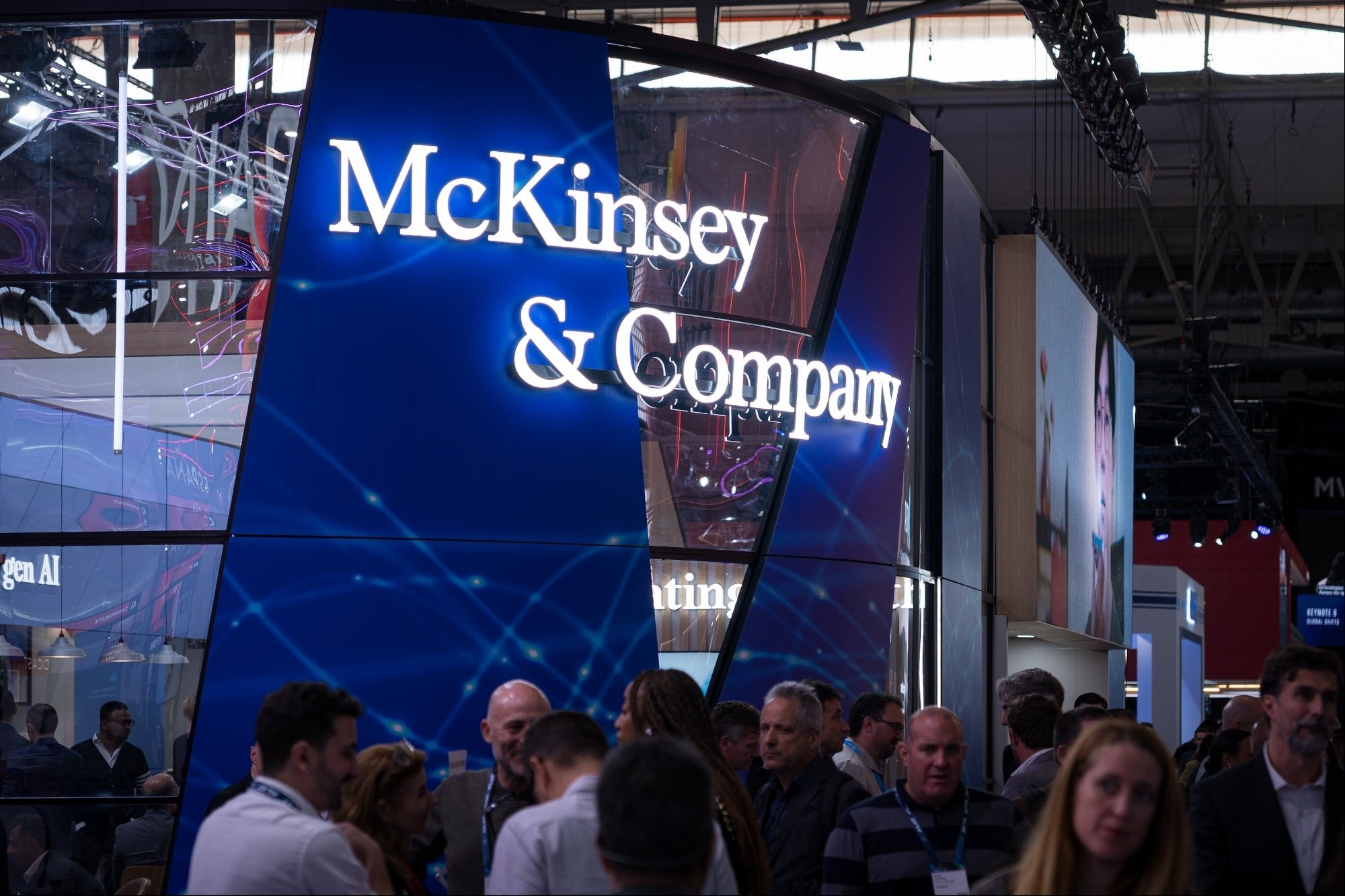 McKinsey Is Using AI To Create PowerPoints And Take Over Junior Mckinsey is using ai to create powerpoints and take over junior