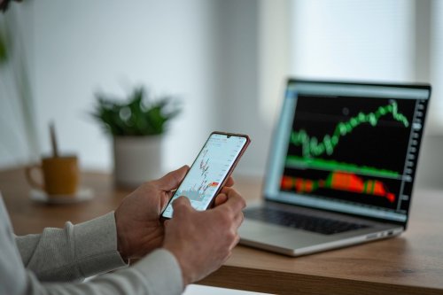 Day Trading Isn't Just for Outsiders Anymore — Here's Why It's Now an Industry Norm