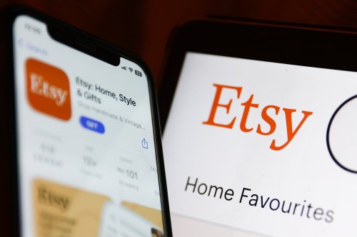 How This Seller Makes $12,000 a Month of Passive Income on Etsy