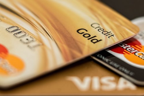 credit-card-spends-fall-for-first-time-since-july-rbi-data-flipboard