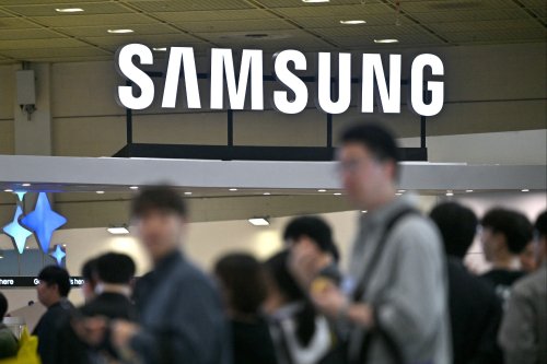 Samsung Makes 6 Day Workweeks Mandatory for Executives as the Company Enters 'Emergency Mode'